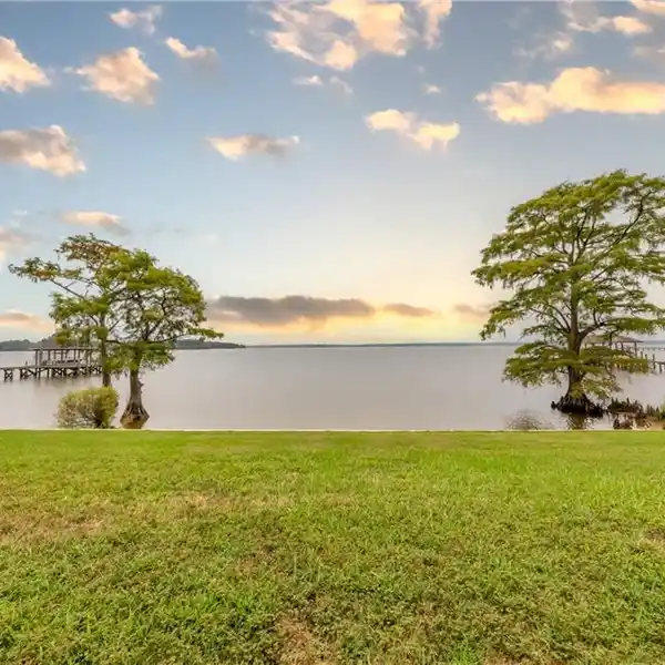 PERSONAL OASIS IN IDEAL LOCATION