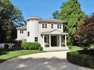 Pristine Summer Rental Near the Village of Bridgehampton