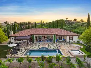 Spectacular Home in Crowne Hill Reserve