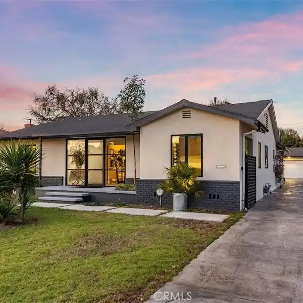 MODERN LUXURY IN COVETED LAKEWOOD VILLAGE AREA