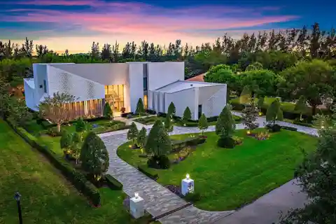 One-of-a-kind Modern Sanctuary