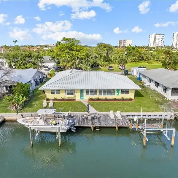 TOTALLY RENOVATED WATERFRONT HOME MINUTES TO THE INTRACOASTAL AND ATLANTIC