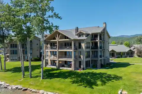 Beautifully Appointed Riverfront Condo