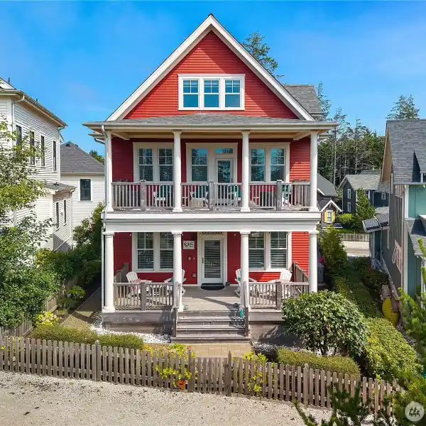 EXCEPTIONAL SEABROOK HOME