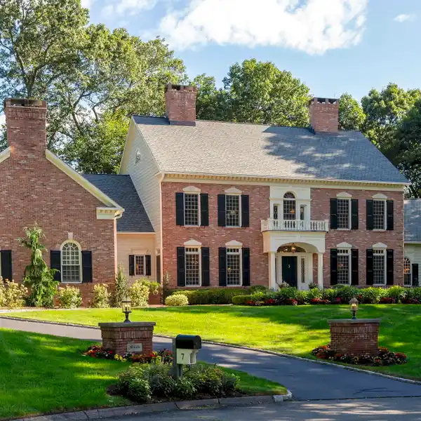 CUSTOM-BUILT AWARD-WINNING MASTERPIECE ESTATE