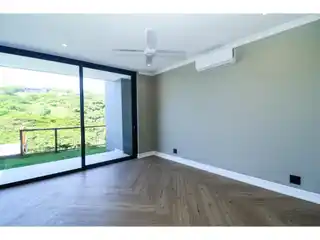 Elegant Eco-luxury Living Above the Canopy