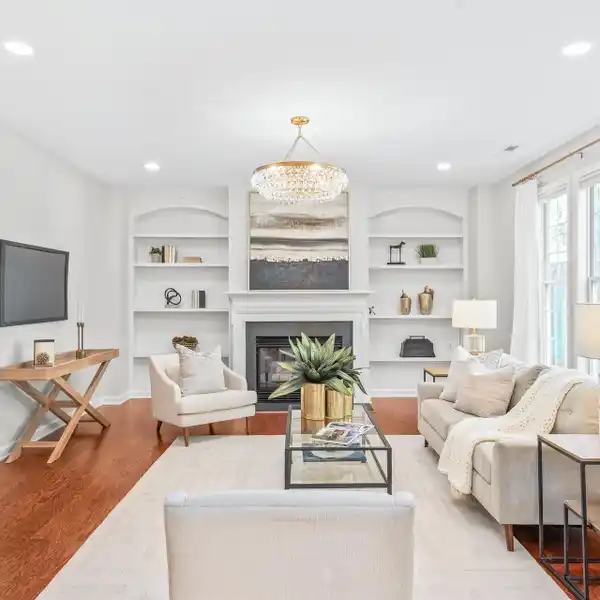 UPDATED HOME NEAR COMMUNITY AMENITIES