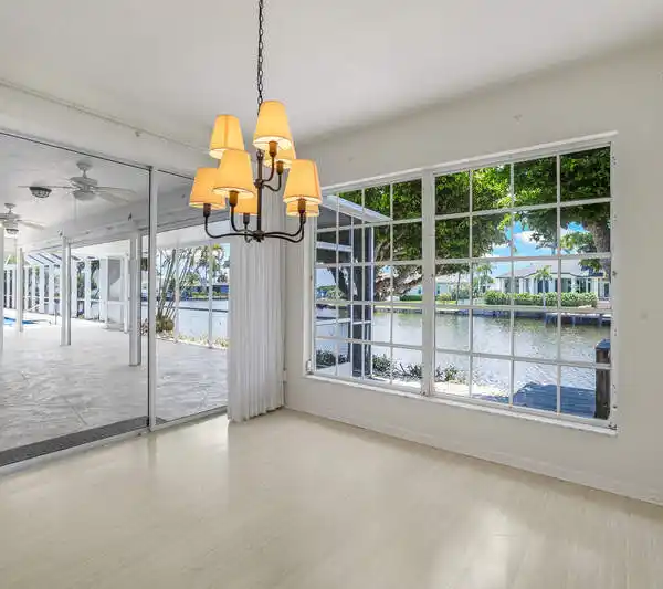 SPACIOUS GULF-ACCESS PROPERTY ON QUIET CUL-DE-SAC