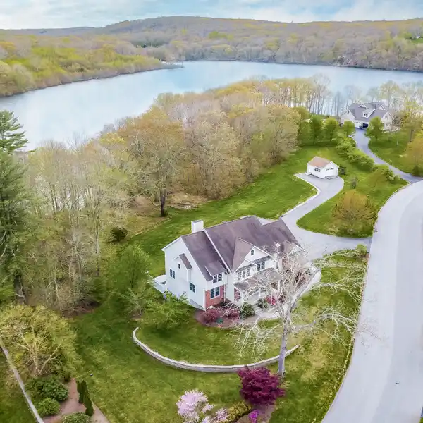RARE DIRECT WATERFRONT HOME ON DARROWS RIDGE