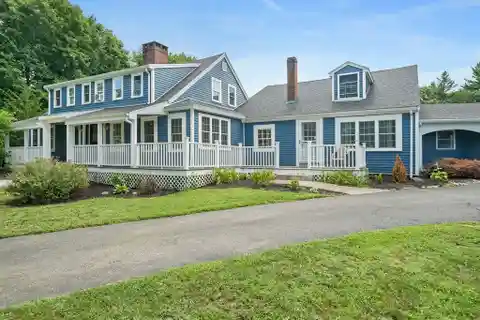 Expansive Custom Cape