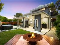 LUXURIOUS AND SPACIOUS BEACHSIDE HOME