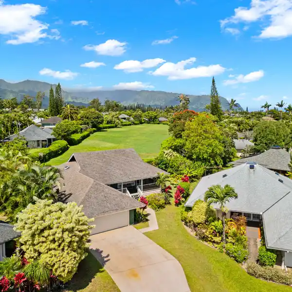 EXPANSIVE RESIDENCE ON A TRANQUIL CUL-DE-SAC