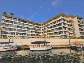 Premier Bay-Front Residence in Exclusive Channel Reef