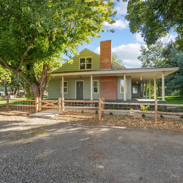 SPRAWLING RANCH WITH HISTORIC SIGNIFICANCE