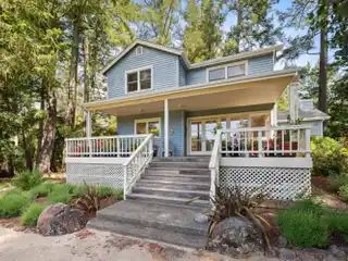 Charming Farmhouse in West Dry Creek