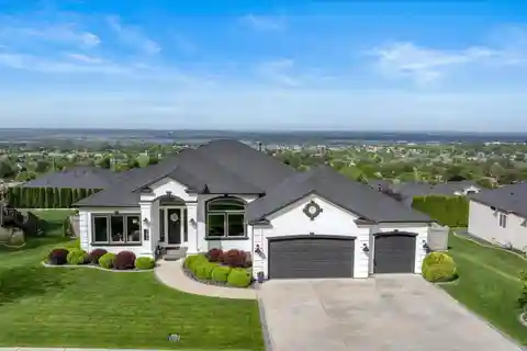 Space and Style with Panoramic Views