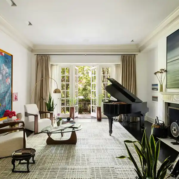 HISTORIC TOWNHOUSE IN TREADWELL FARM