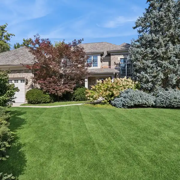 SPACIOUS HOME IN PREMIER ROYAL RIDGE