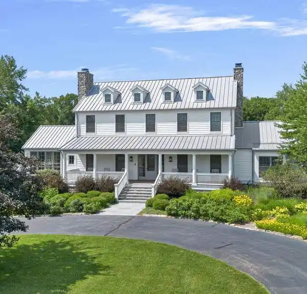 EXTRAORDINARY 27-ACRE PRIVATE ESTATE