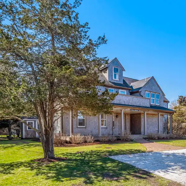 WELL-MAINTAINED HOME IN SOUGHT-AFTER MONOMOY