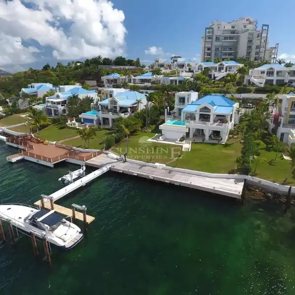 LUXURIOUS WATERFRONT HAVEN IN THE CARIBBEAN PARADISE