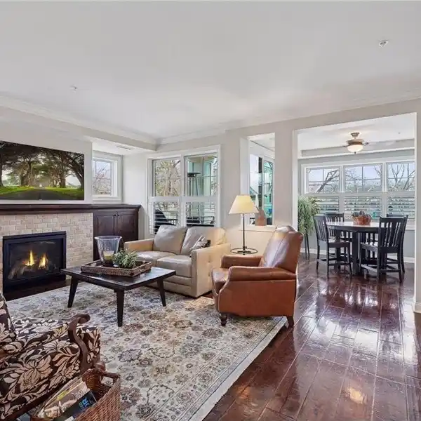 BOUTIQUE CONDO JUST ONE BLOCK FROM LAKE MINNETONKA