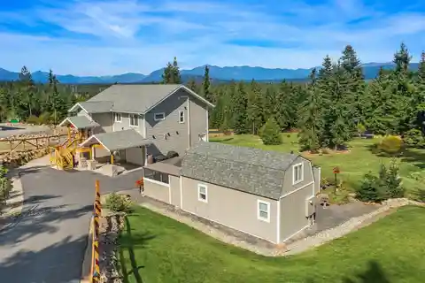 Beautifully Crafted Home with Guest Cabin