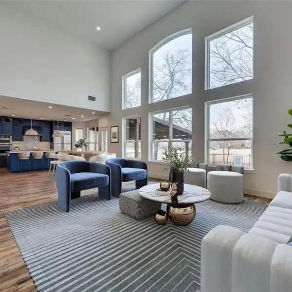 BRIGHT AND SPACIOUS HOME