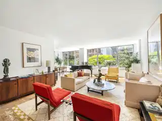 Spacious Corner Unit on the Upper East Side