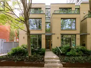 Spacious Downtown Toronto Townhouse with Private Parking