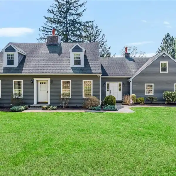 CHARMING COLONIAL FARMHOUSE