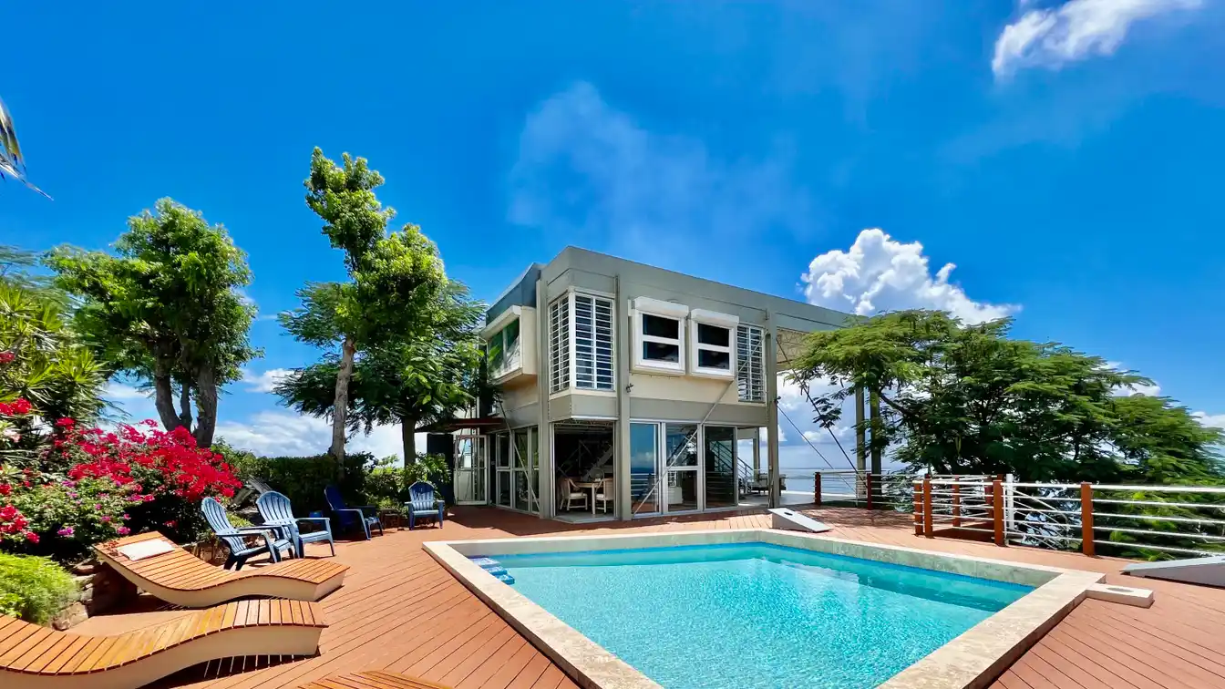 Beautiful Contemporary Architectural Five-bedroom Home