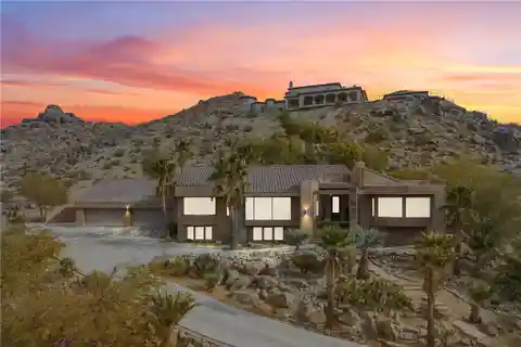 Escape to Desert Modern Luxury