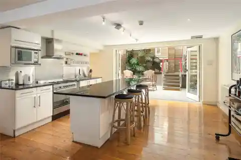 Unique Spacious Flat