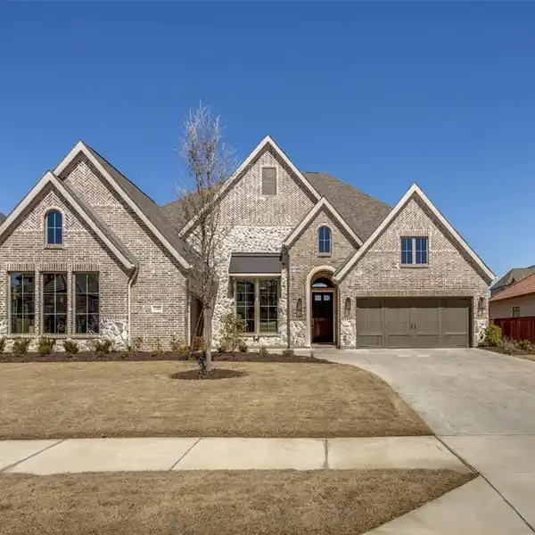 LUXURIOUS ONE-STORY HOME