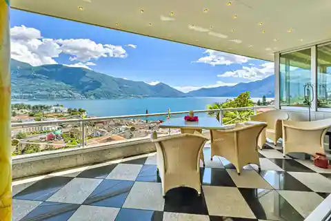 Elegance in an Exclusive Location