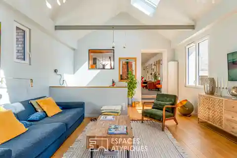 Elegant Duplex Loft with Expansive Rooftop Terrace