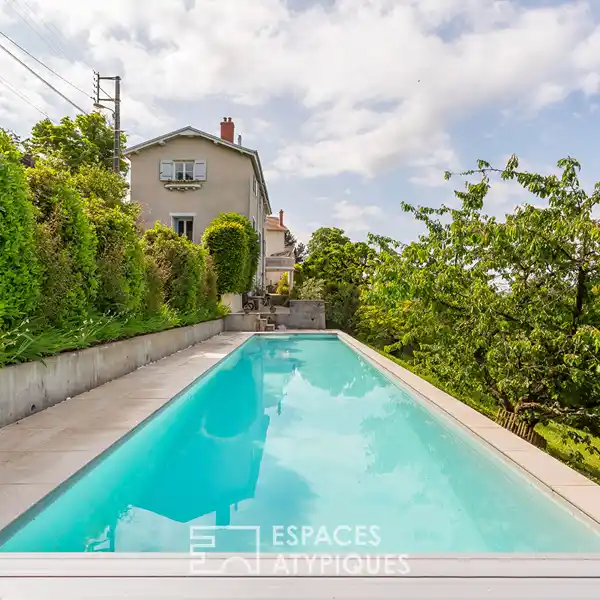 HISTORIC RETREAT WITH PANORAMIC NATURE VIEWS