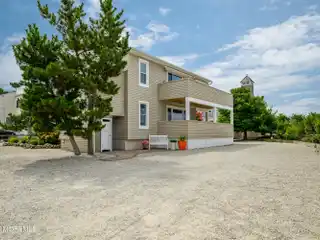 Bayfront Top-Floor Condo