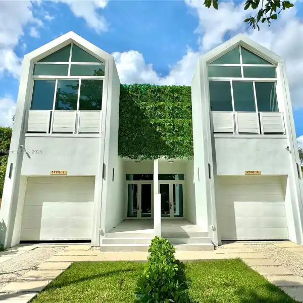 BRAND NEW TOWNHOUSE NEAR DESIGN DISTRICT