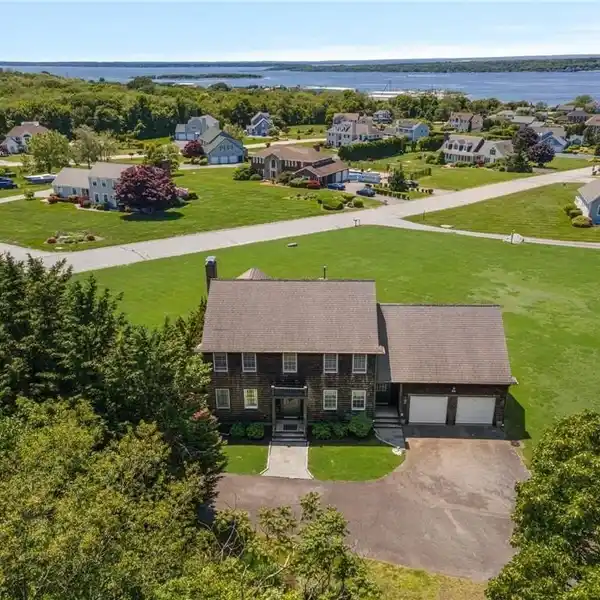 PRESTIGIOUS WEST SIDE LIVING WITH BAY VIEWS