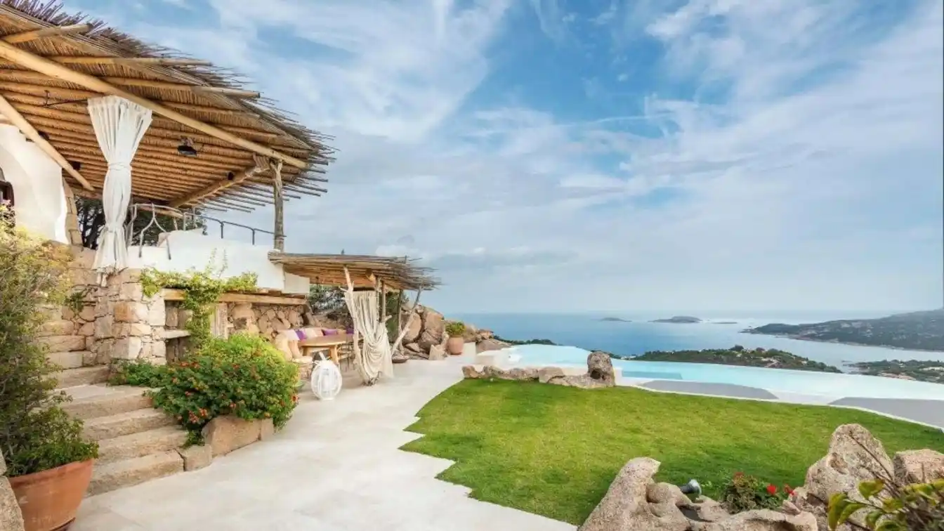 Pantogia Luxury Villa Carved into the Rock