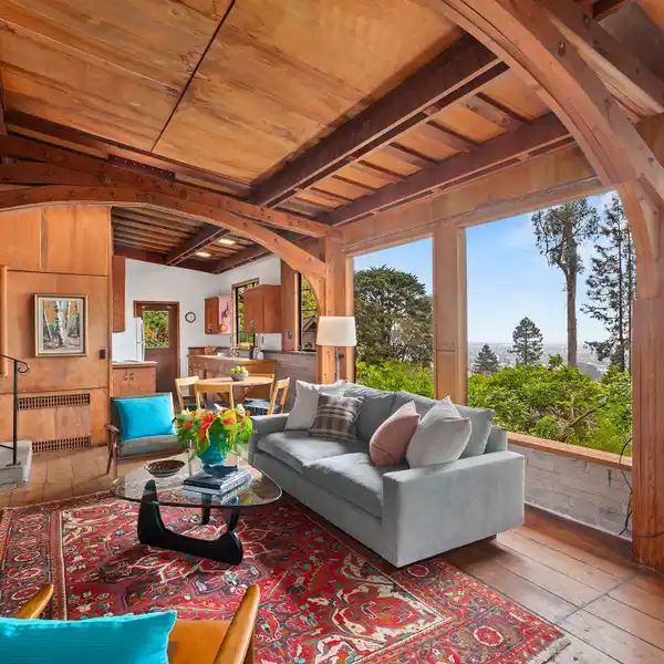 ARILLAGA - VINTAGE CHARM WITH ARCHITECTURAL PROVENANCE