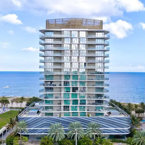 CORNER PENTHOUSE WITH UNMATCHED COASTAL VIEWS