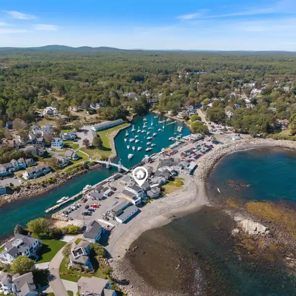 EXCEPTIONAL OCEANFRONT COTTAGE