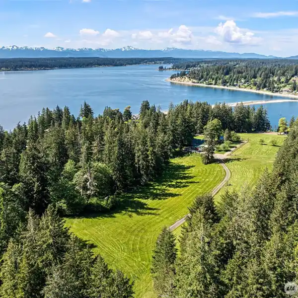 RARE 26-ACRE PARADISE