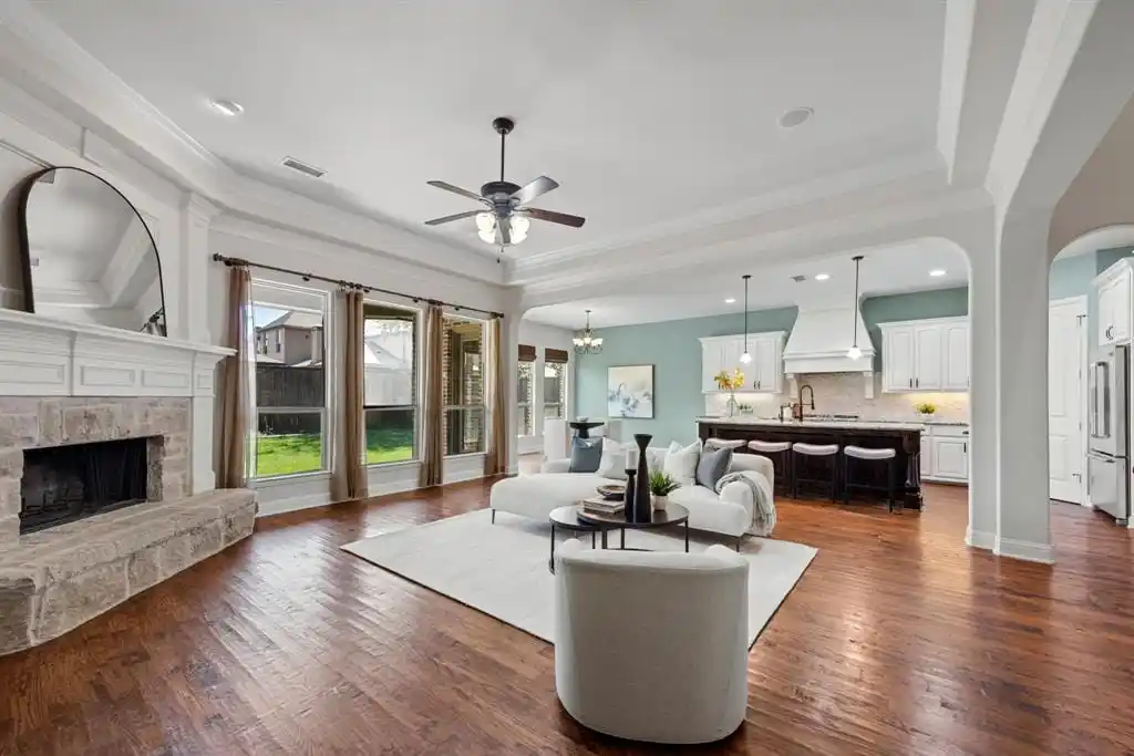 Luxurious Residence in the Sought After Villages of Stonelake Estates
