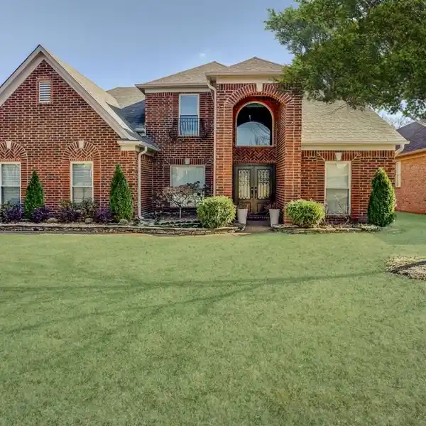 WONDERFUL HOME OVERLOOKING GARNER LAKE
