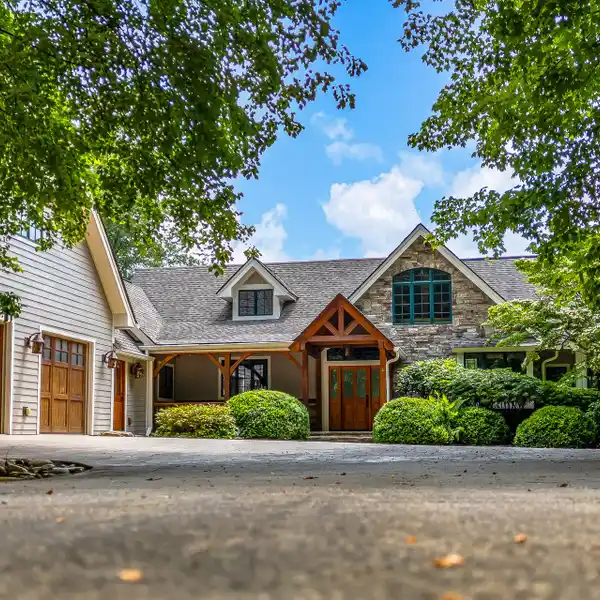 TIMELESS MOUNTAIN CHARM ON PRISTINE EAGLE LAKE