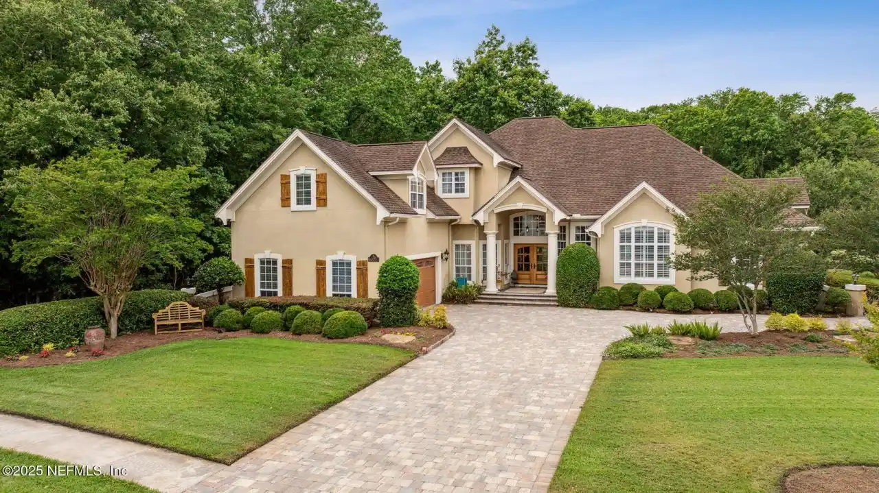 Exquisite Home in Prestigious Deercreek Country Club